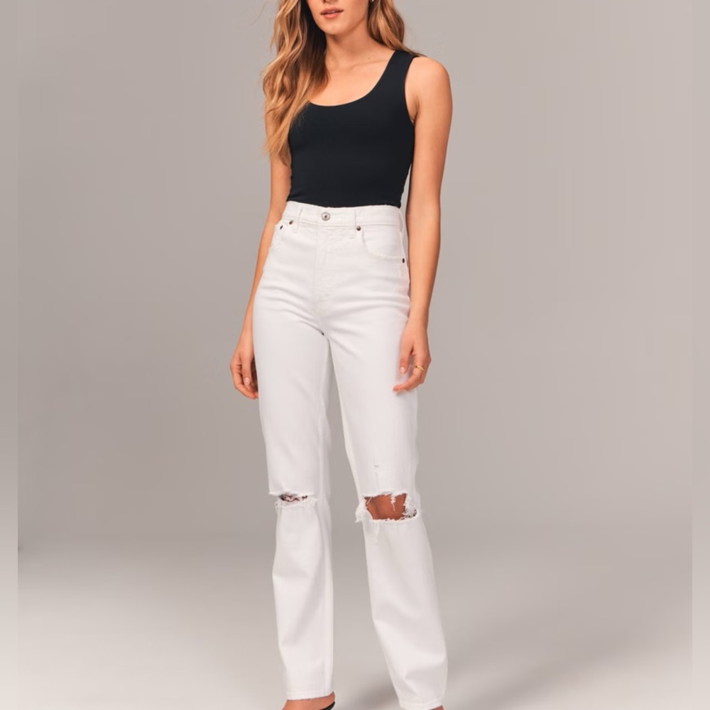 NWT Abercrombie 90s Straight Ultra High Rise jeans